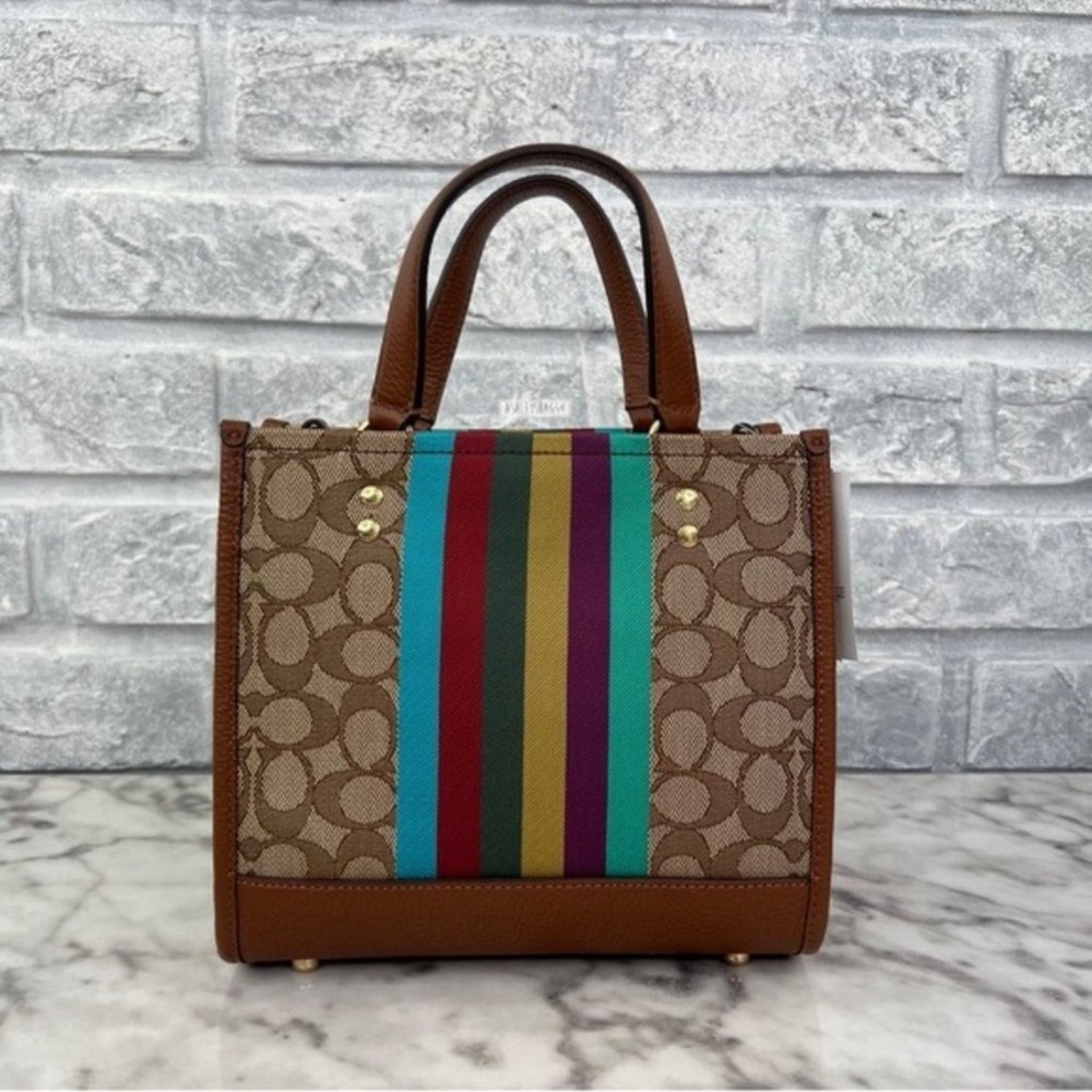 Coach crossbody - Picture 13 of 16